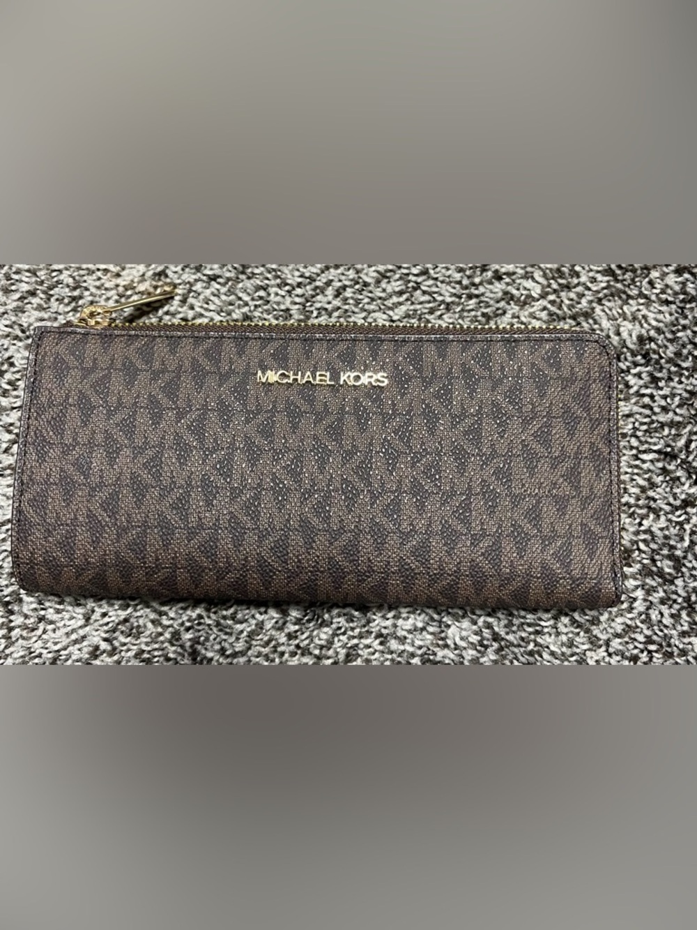 NWT Michael Kors quarter zip wallet